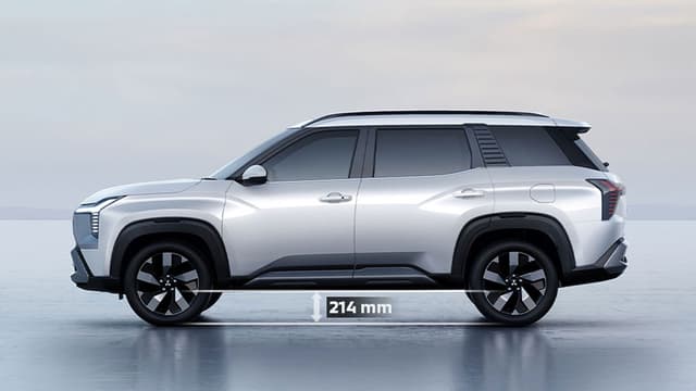 Khoảng sáng gầm hàng đầu phân khúc 214mm