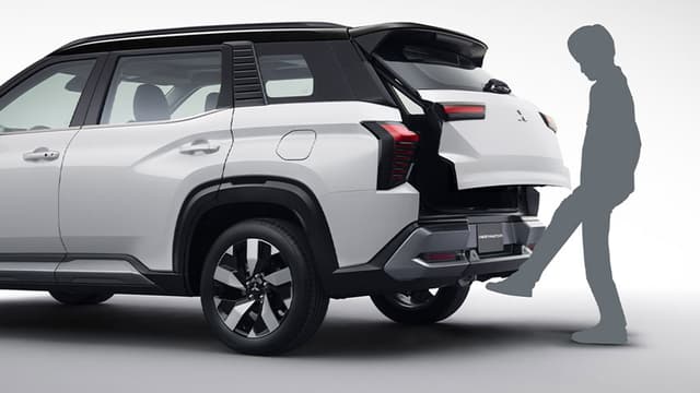 Cốp đóng / mở điện rảnh tay\nĐóng, mở cốp chỉ với cử chỉ nhỏ nhờ hệ thống cốp điện cảm biến,\nchức năng điều chỉnh – ghi nhớ độ cao mở cốp và chức năng chống kẹt.