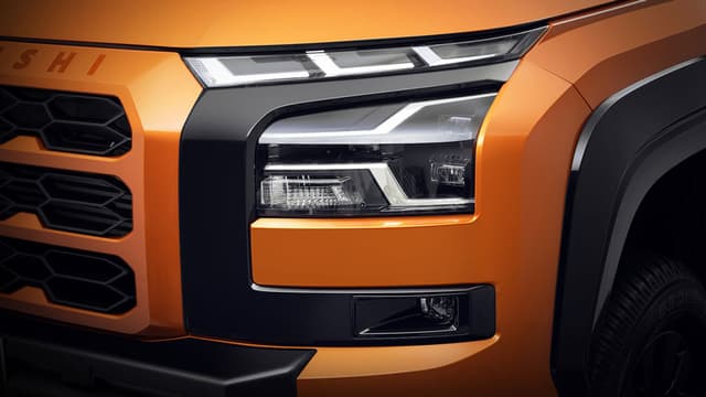 Đèn chiếu sáng phía trước LED T-Shape: \nKết hợp với đèn định vị ban ngày LED L-Shape tạo nên diện mạo thẩm mỹ và nổi bật cho phần đầu xe.​