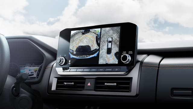 Camera 360: \nTăng cường khả năng quan sát, đặc biệt khi đỗ xe hoặc di chuyển ở các cung đường địa hình phức tạp.​