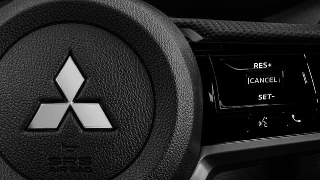 Hệ thống điều khiển hành trình Cruise Control​​\nGiúp duy trì tốc độ ổn định mà không phải đặt chân lên bàn đạp ga, giúp việc lái xe trở nên thoải mái và thư giãn hơn, đặc biệt trên hành trình dài.​​