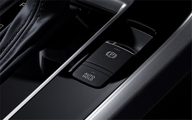 Phanh tay điện tử & Giữ phanh tự động \nPhanh tay điều khiển tự động thông minh, được thiết kế để giúp hạn chế việc người lái quên hạ hoặc kéo phanh tay.