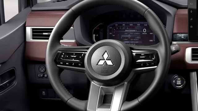 Vô lăng 3 chấu thiết kế mới\nThiết kế vô lăng 3 chấu bọc da sang trọng, tích hợp nhiều phím đa chức năng​​.